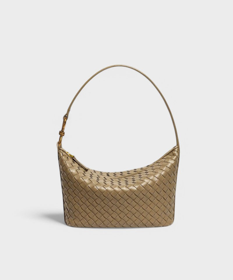 Renáta - Burgundi Stílusú Elegancia