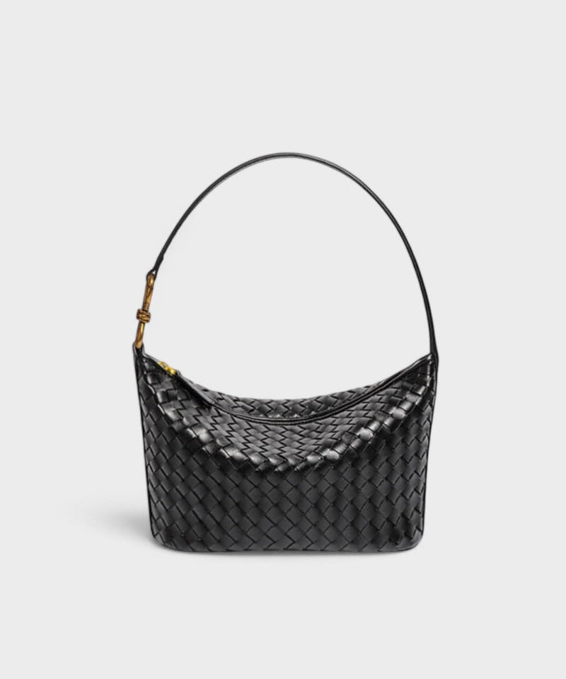 Renáta - Burgundi Stílusú Elegancia